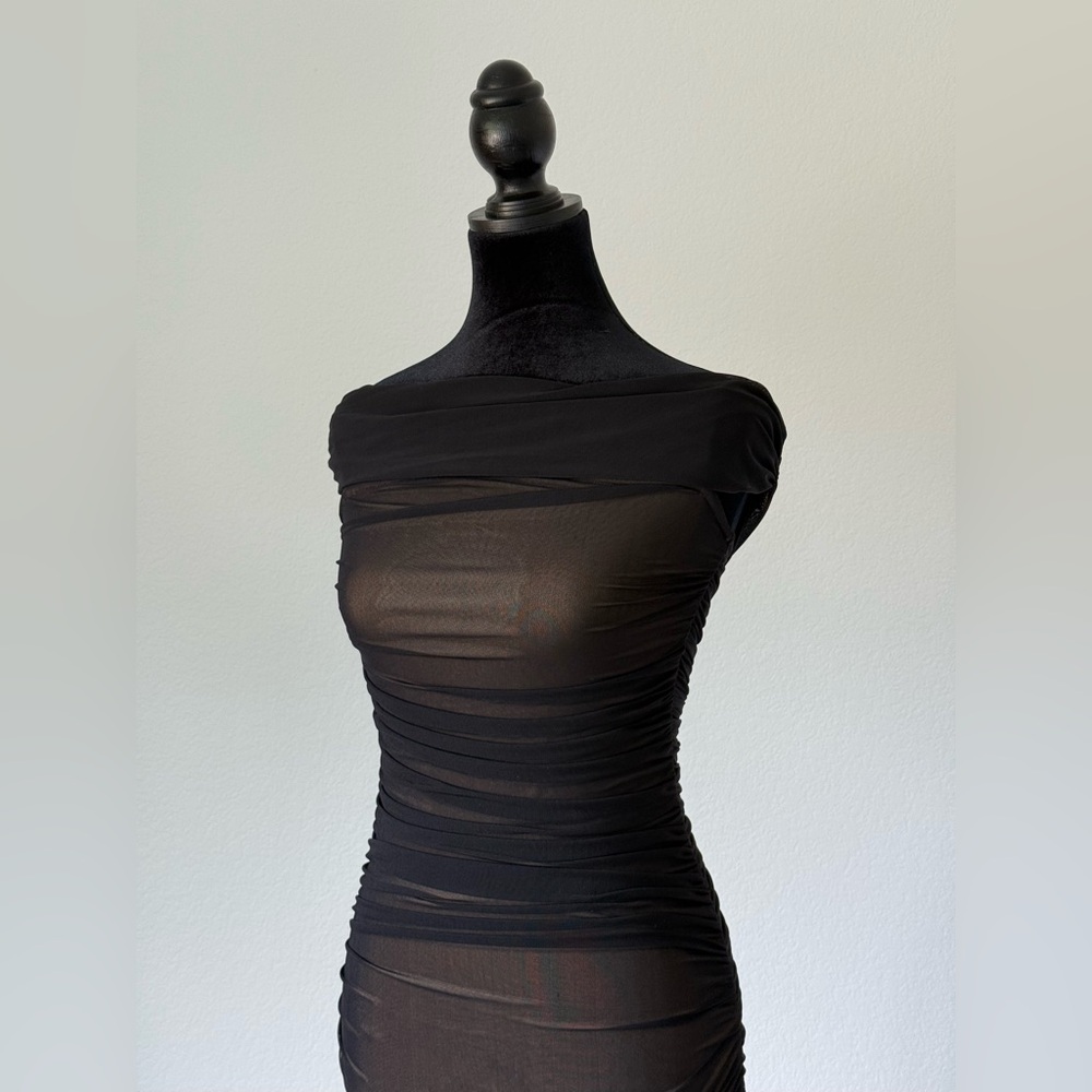 Elegant Black Ruched Dress